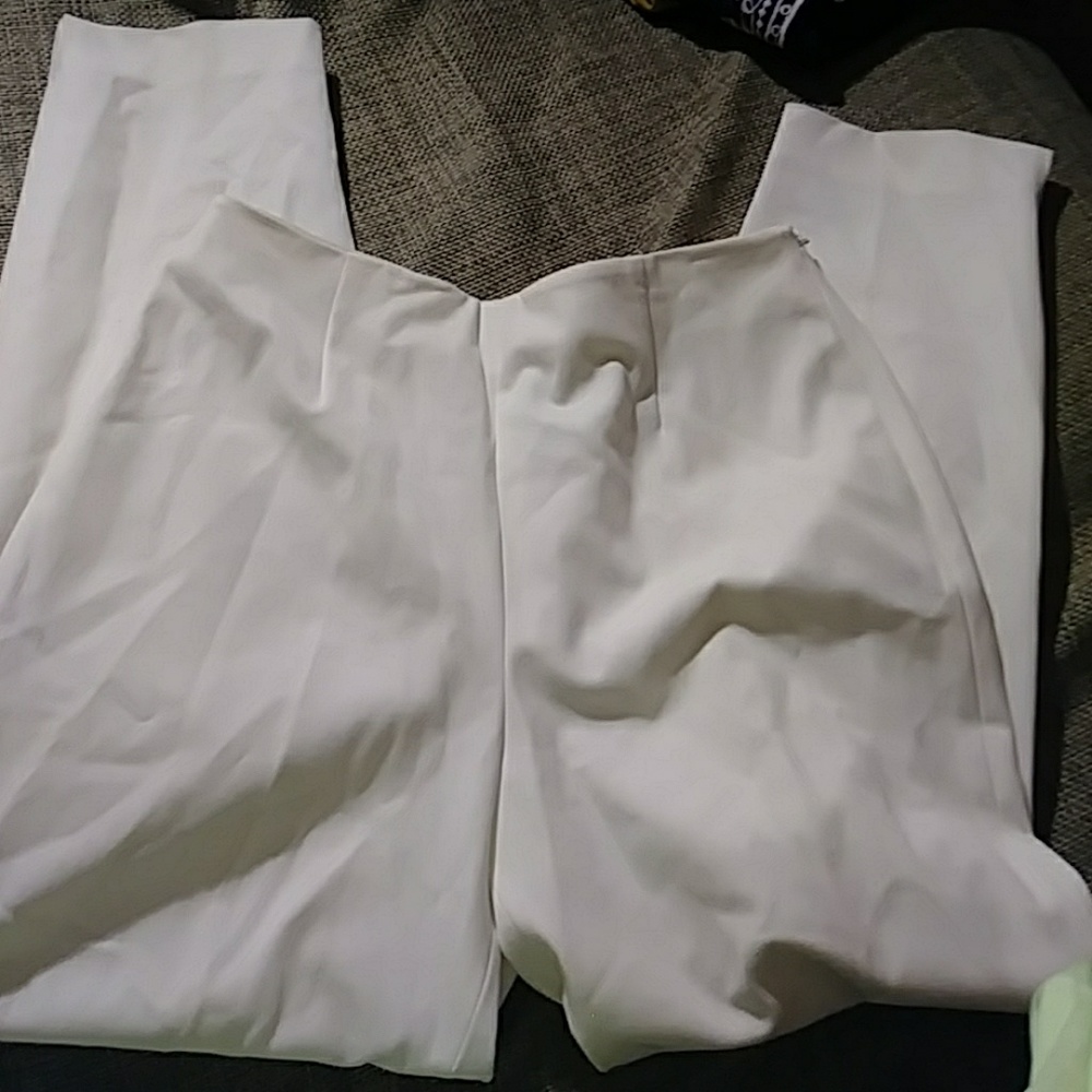 White pants - Picture 1 of 3